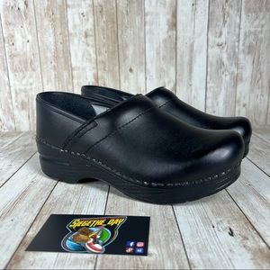 Dansko leather clog - Womens 5